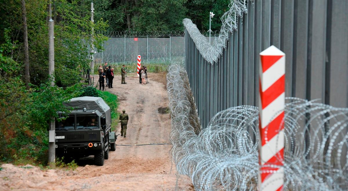 Bariera na granicy polsko-białoruskiej zdaje egzamin. SG: skutecznie wzmacnia bezpieczeństwo