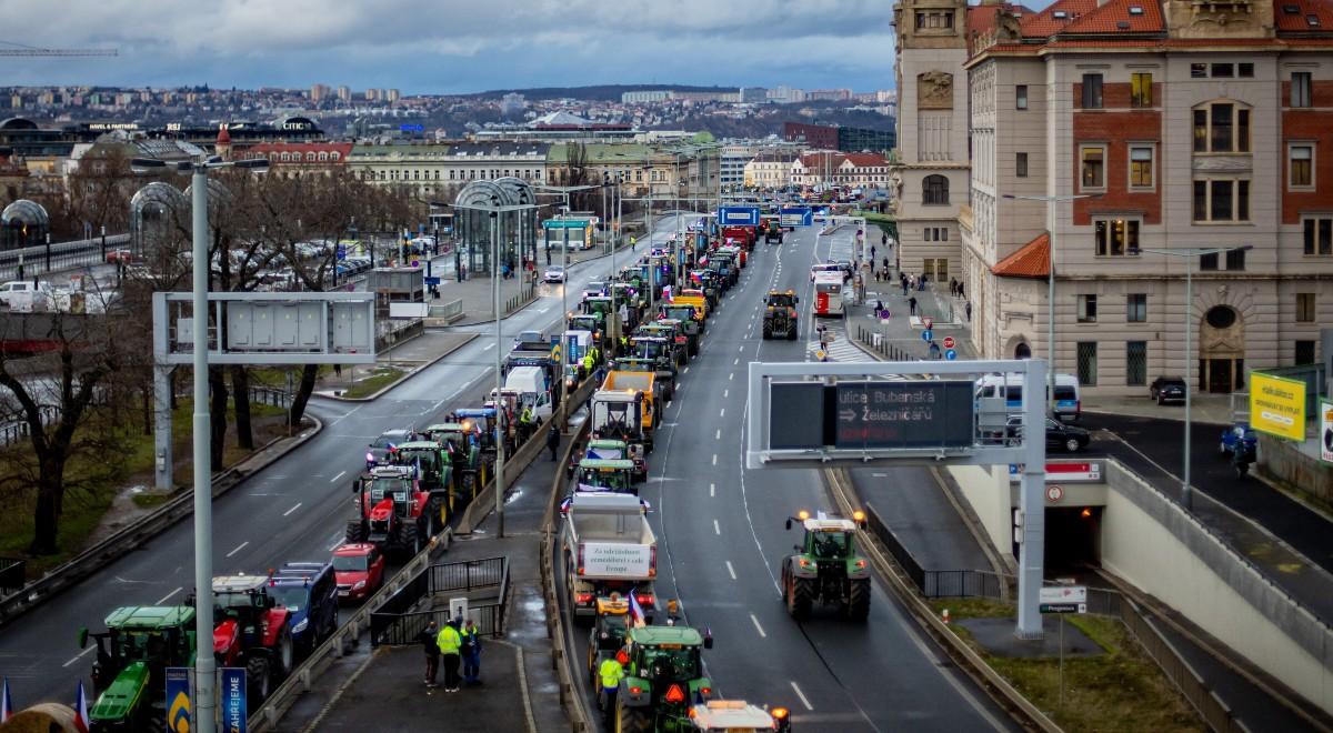 Czescy rolnicy przyłączają się do protestów. Setki traktorów blokują ulice w centrum Pragi