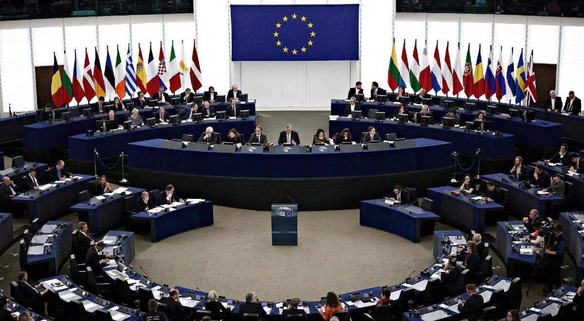 Europosłowie podzieleni ws. zniesienia zasady jednomyślności UE. Kuźmiuk: to wielki błąd i podważenie fundamentów