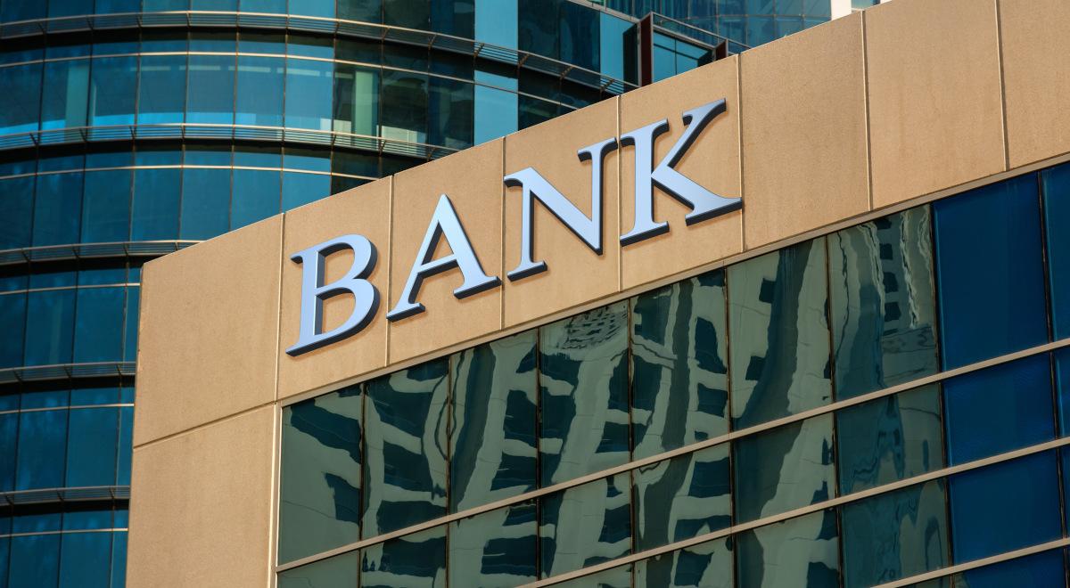 Banki korzystają na podwyżkach stóp procentowych. Premier Morawiecki: to nadmierny, niesprawiedliwy zysk