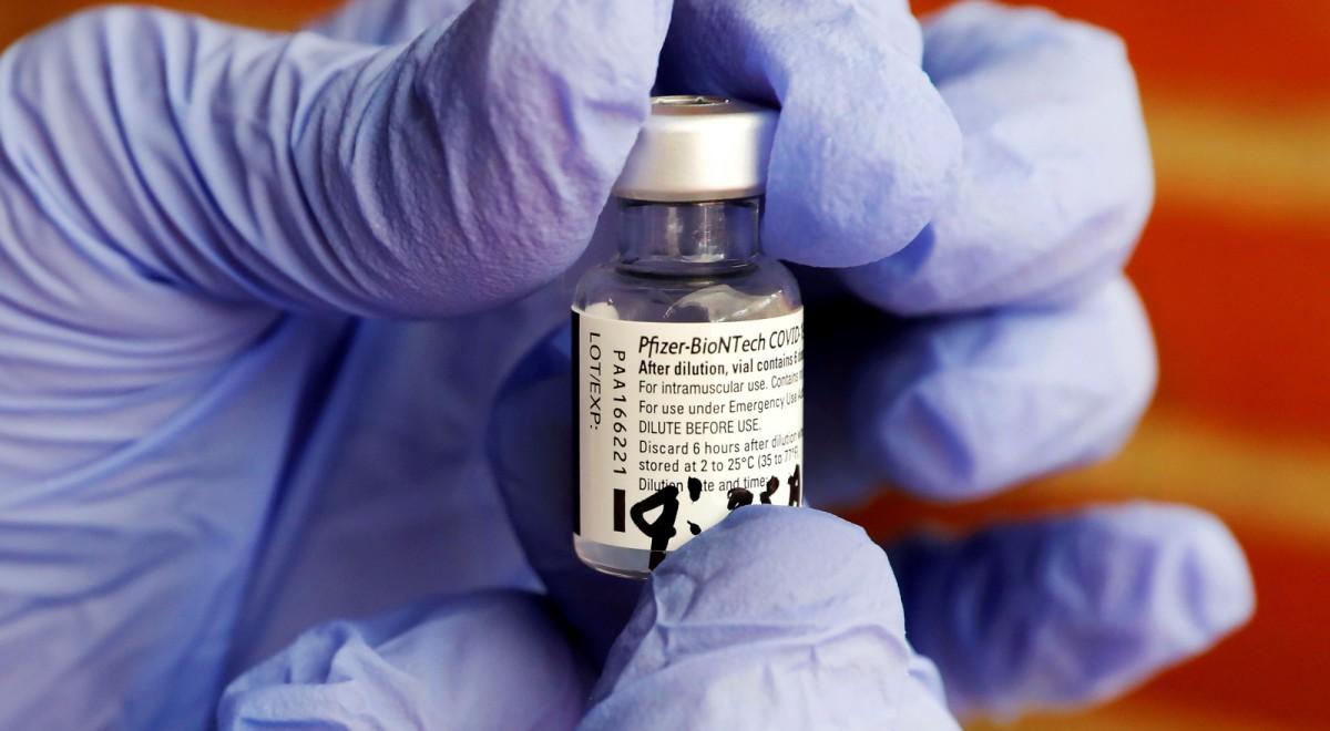 900 mln dawek. KE zatwierdziła nową umowę z BioNTech i Pfizer na dostawy szczepionek