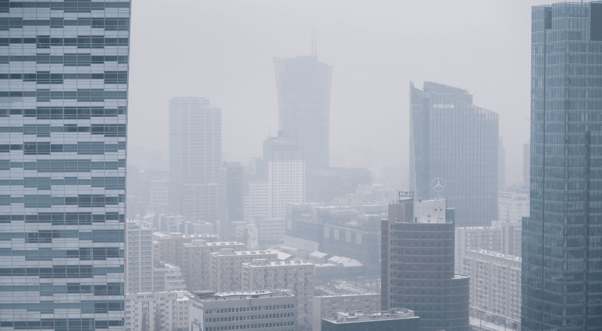 Zła jakość powietrza w wielu miastach Polski. Apel o pozostanie w domach