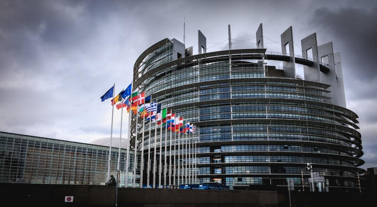 Parlament Europejski ma wezwać unijne kraje do skuteczniejszej walki z dezinformacją z Rosji i Chin