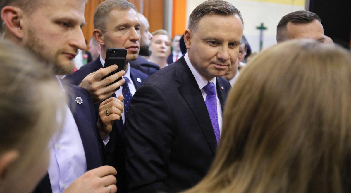 Wybory prezydenckie. Wzrosło poparcie dla Andrzeja Dudy, spadek notowań kandydatki PO
