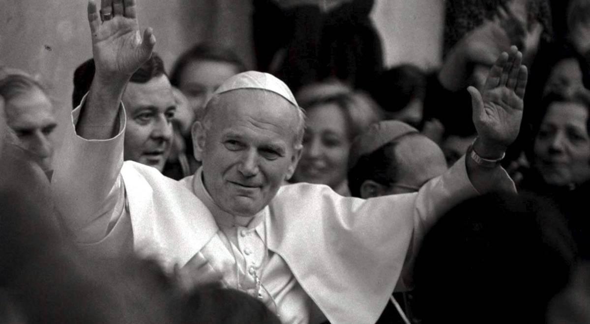 "Pracował nawet w rzymskich korkach". Jan Paweł II we wspomnieniach jego kierowcy, br. Mariana Markiewicza