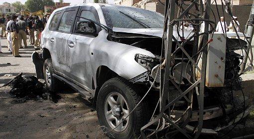 Pakistan: eksplozja rzuciała samochód konsulatu USA na słup energetyczny