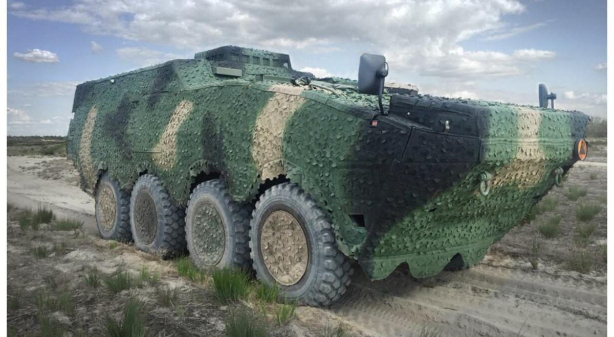 Rosomaki w wersji dowodzenia czołgami Abrams. Nowe zamówienie dla zbrojeniówki