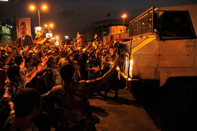 Starcia przeciwników i zwolenników Mursiego