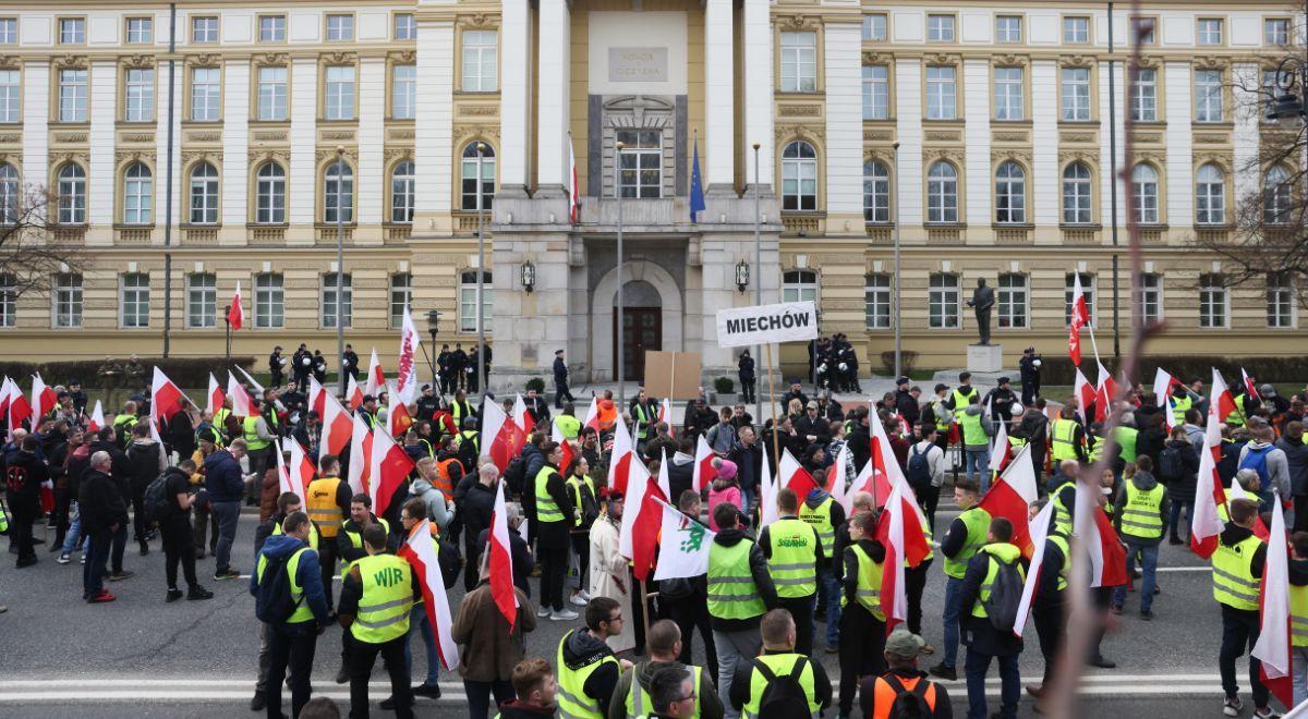 Kolejny protest rolników w Warszawie. Będą utrudnienia, zablokowane ulice i objazdy autobusów [MAPA]