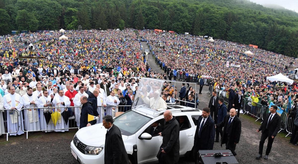Rumunia: około 100 tys. osób na pierwszej w dziejach mszy papieża w Siedmiogrodzie