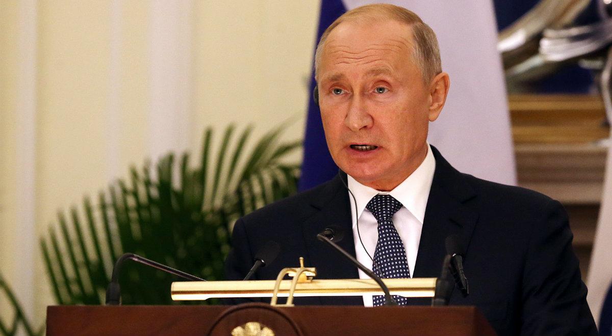 "Światowa szachownica" o spadających notowaniach Władimira Putina