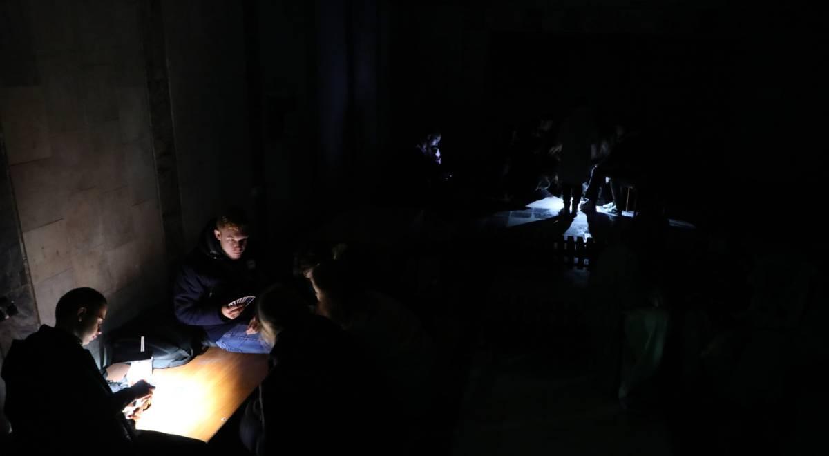 Siedem milionów Ukraińców bez prądu. Olivier Bault: Rosja chciała wywołać kolejny kryzys uchodźczy 