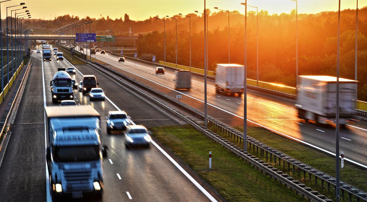 Większość krajów UE za redukcją emisji autobusów i ciężarówek. Polska nie poparła