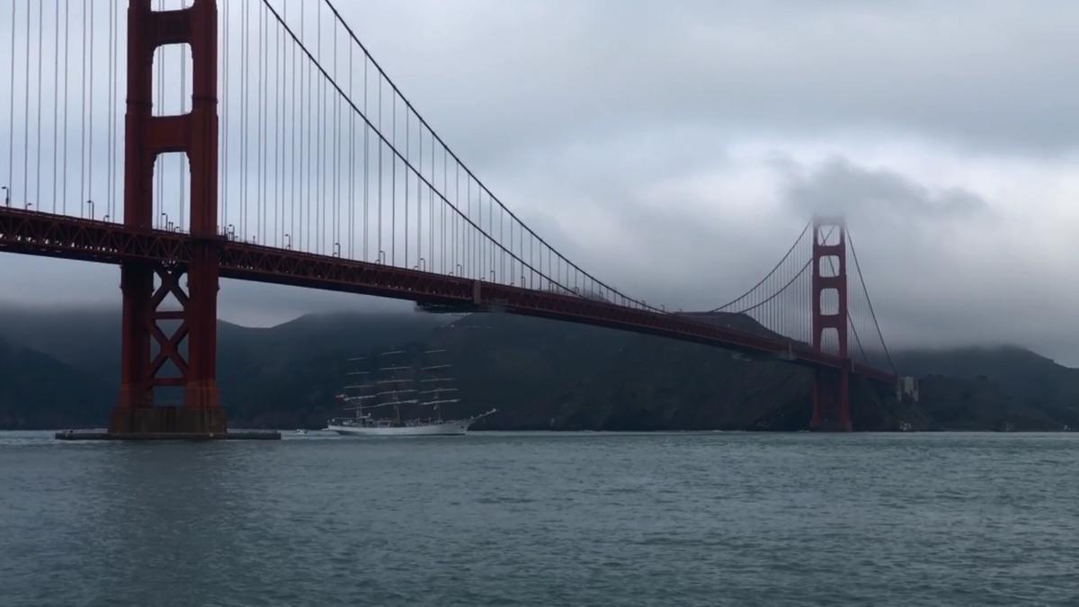 Dar Młodzieży dopłynął do San Francisco. Za nim już rejs pod mostem Golden Gate