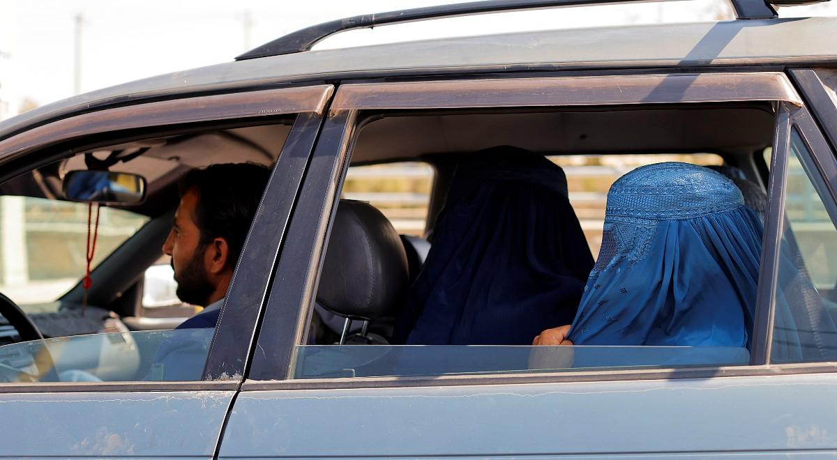 Kolejne ograniczenia praw kobiet w Afganistanie. Zakaz podróżowania bez asysty mężczyzn