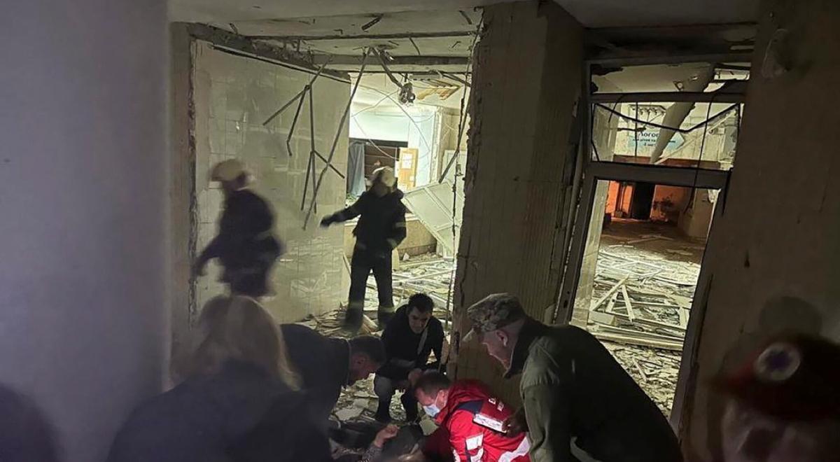 Trzy osoby zabite i 14 rannych. Kolejny nocny atak rosyjskich rakiet na Kijów