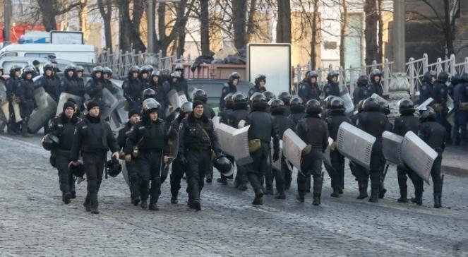 Ukraina: opozycja blokuje trybunę w parlamencie