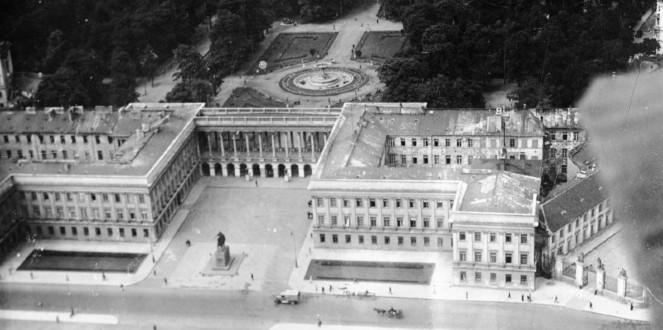 77 lat od wyburzenia Pałacu Saskiego. "Był jednym z najważniejszych budynków w Warszawie"