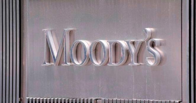 Moody's pogrąża 28 hiszpańskich banków 