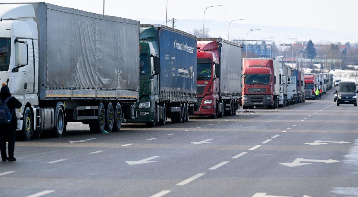 Wbrew postulatom Polaków. KE proponuje przedłużenie umowy o transporcie drogowym z Ukrainą do końca 2025 roku