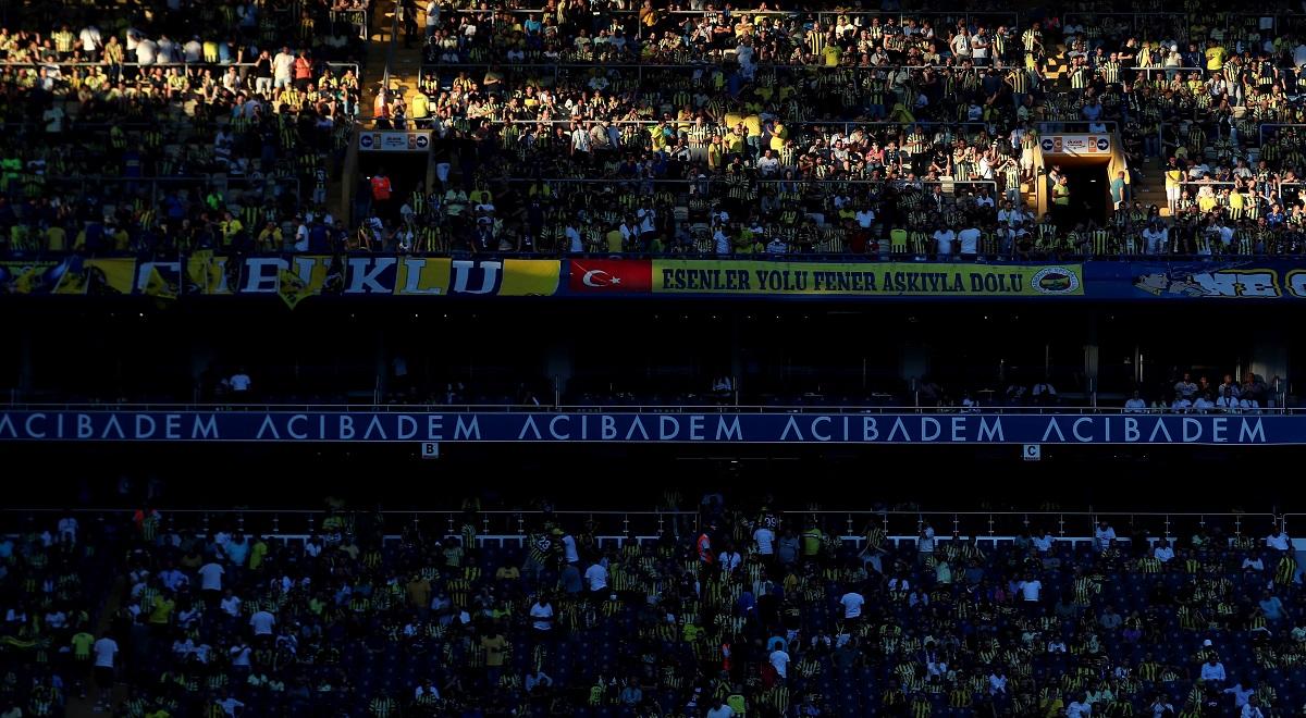 Liga Mistrzów: UEFA wszczęła śledztwo ws. skandalu z udziałem kibiców Fenerbahce