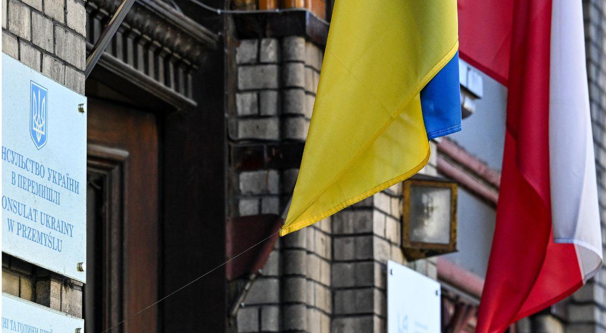 Utrudnienia konsularne dla Ukraińców. Szef polskiego MON: nasz sąsiad pilnie potrzebuje nowych rekrutów