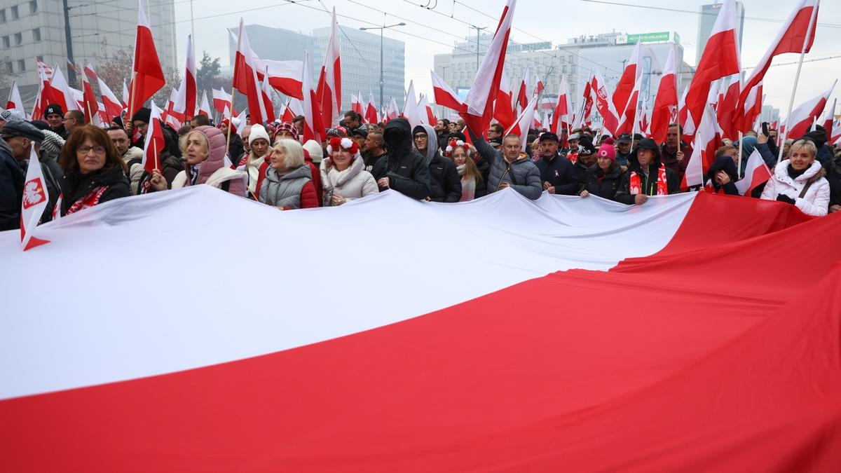 "Likwidacja państwa polskiego". Suwerenna Polska w Święto Niepodległości ostrzega przed zmianami w UE