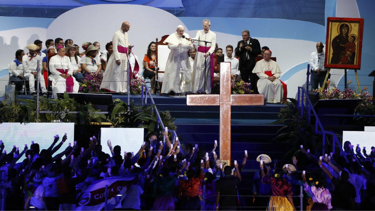 Papież Franciszek: swoją Drogę Krzyżową przechodzą wszyscy cierpiący i ubodzy