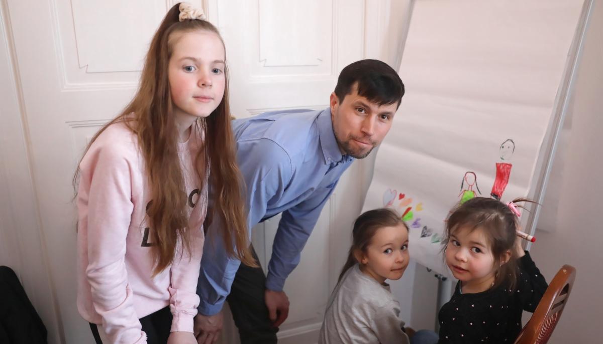 Jest nakaz aresztowania Rosjanina, który wywiózł córki do Polski