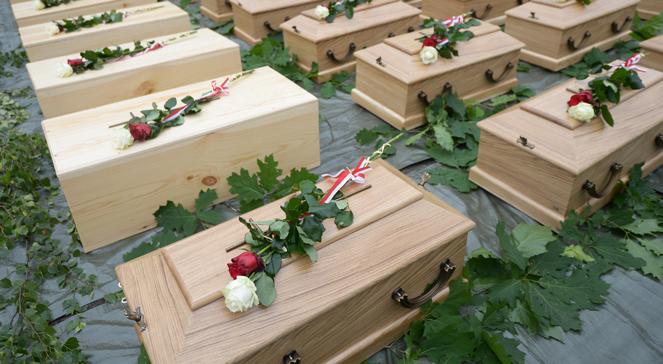 Warszawa: uroczystość wyprowadzenia szczątków ofiar zbrodni komunistycznych