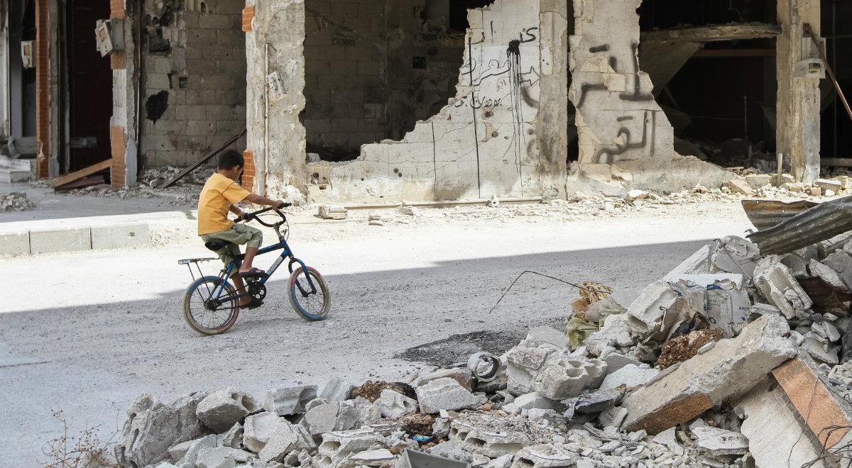 Syria: kilkadziesiąt ofiar nalotów w Idlibie. Większość z nich to cywile