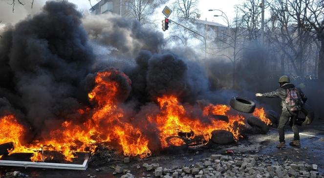 Unijni politycy potępiają przemoc na Ukrainie i wzywają do rozmów