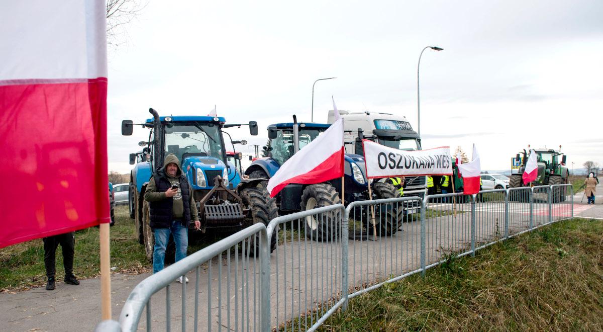 Rolnicy rozpoczęli całodobową blokadę przejścia granicznego w Medyce. Apelują do polityków