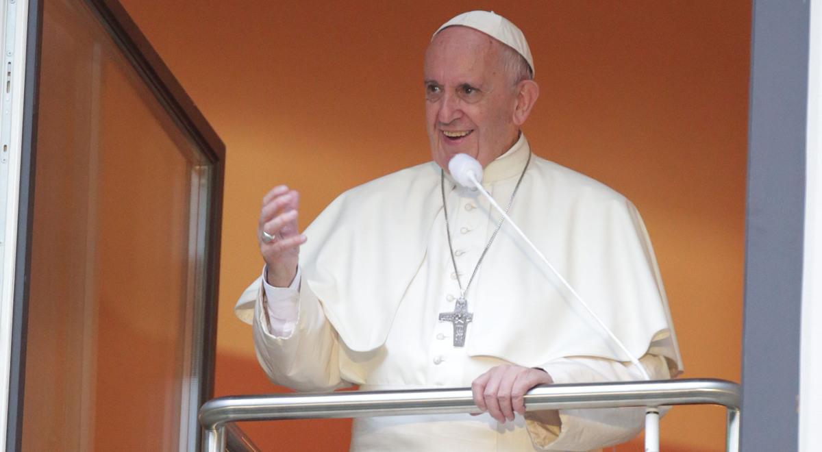 Papież: trzeba uczyć dzieci robić znak krzyża