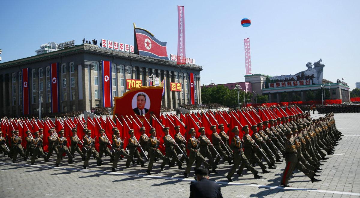Korea Północna: 70-lecie powstania KRLD. Wielka parada wojskowa bez rakiet dalekiego zasięgu