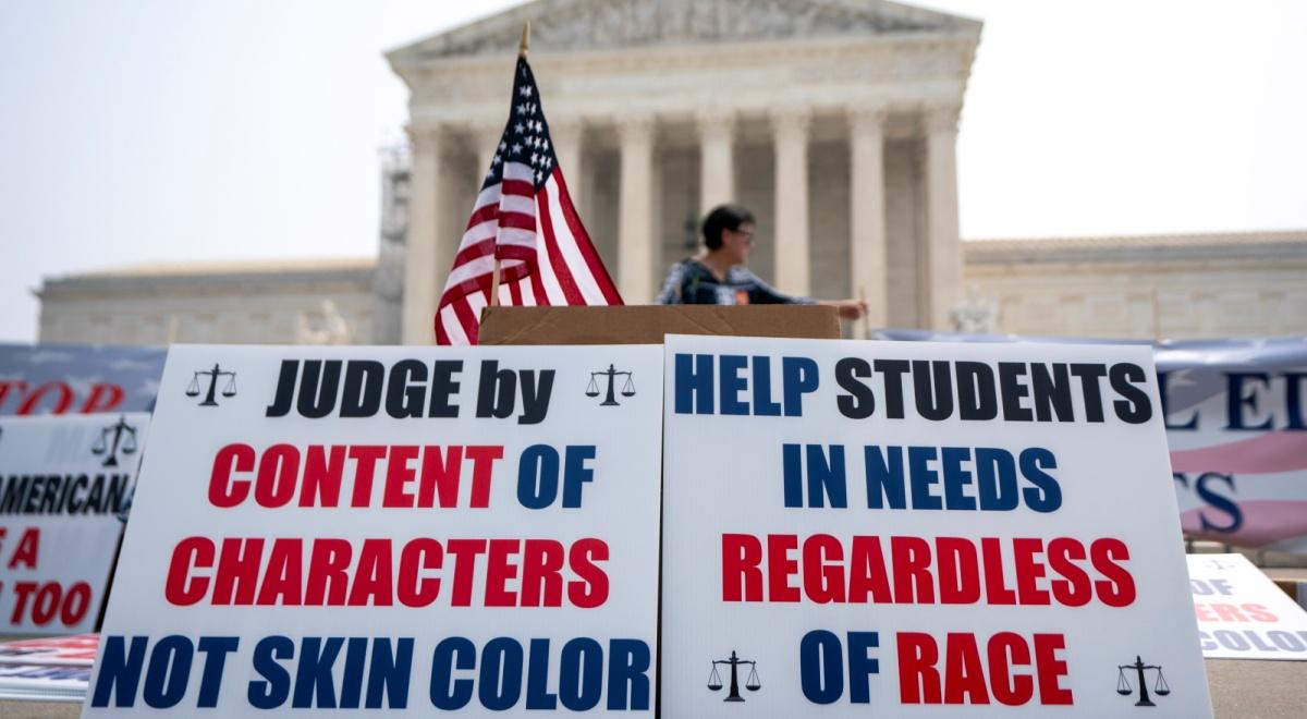 Sąd Najwyższy USA: uwzględnianie rasy przy rekrutacji na studia łamie prawo