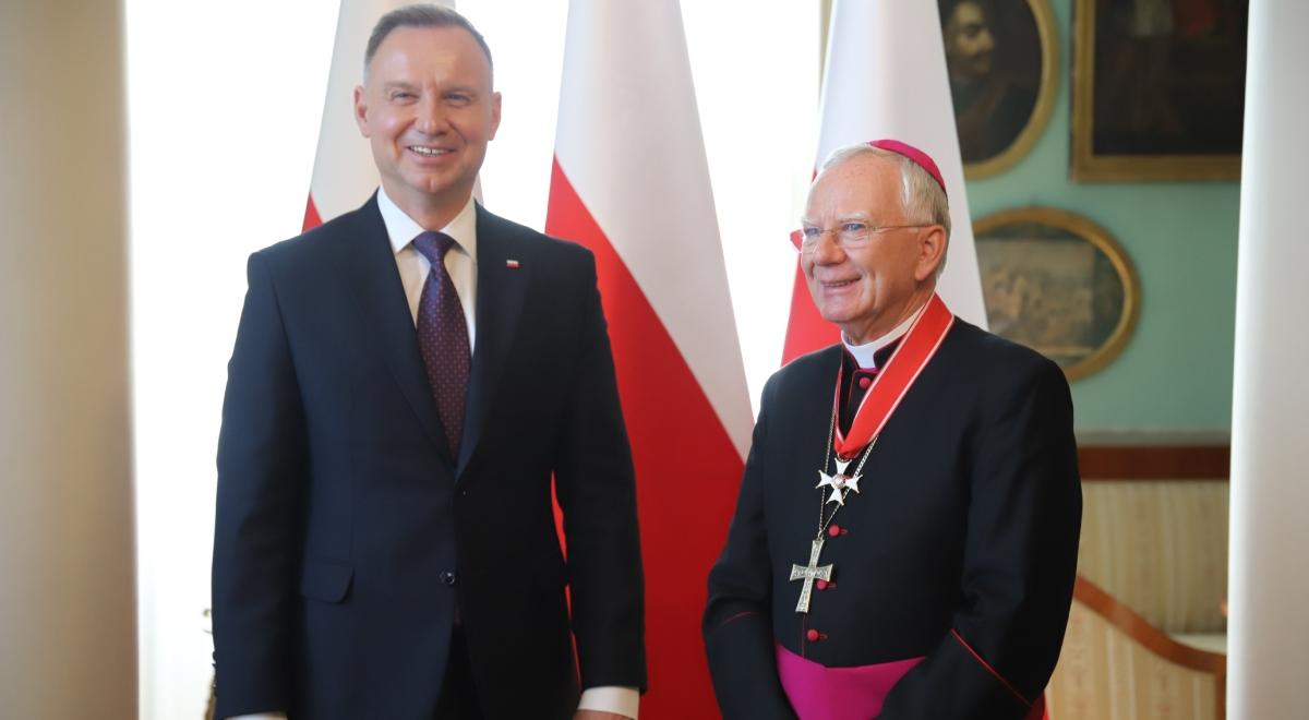 Prezydent odznaczył arcybiskupa Marka Jędraszewskiego Krzyżem Komandorskim Orderu Odrodzenia Polski
