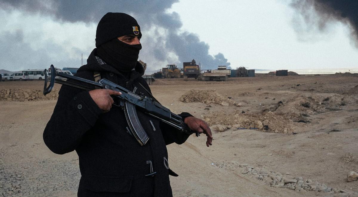 Krwawy atak islamistów w Iraku. Według służb strzelali do ludzi z samochodów