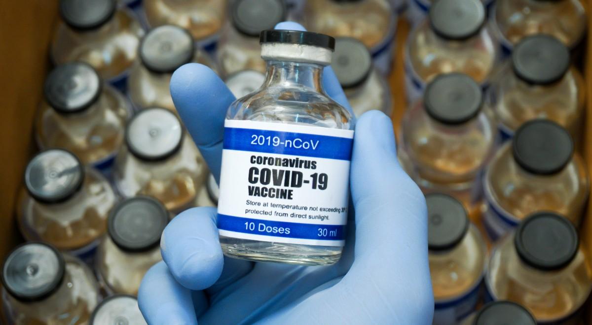 Rosja wykradła formułę szczepionki na COVID-19? Sensacyjne doniesienia w Wielkiej Brytanii