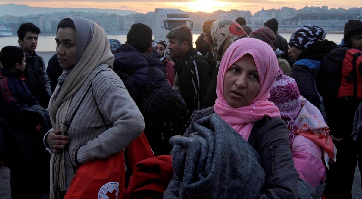 Fala uchodźców podmywa Unię Europejską z siłą tsunami (analiza)