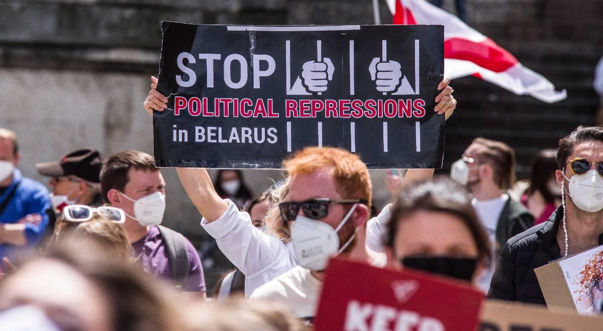 Białoruś: nagłe zwolnienia z aresztów. Wypuszczono troje dziennikarzy