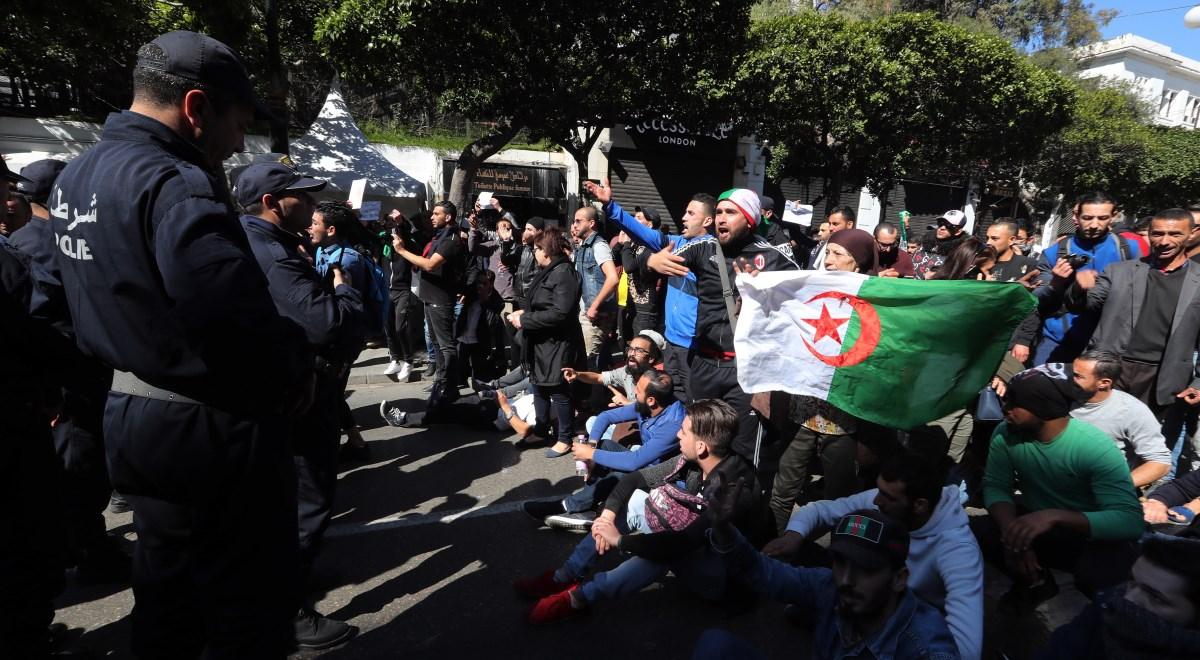 Masowe demonstracje w Algierii. Protestujący nie chcą piątej kadencji prezydenta