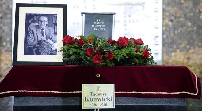 Uroczystości pogrzebowe Tadeusza Konwickiego. Prezydent: chcę podziękować mu za Wilno