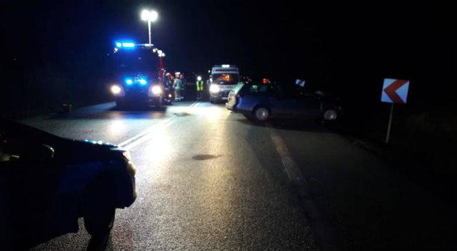 Czołowe zderzenie dwóch samochodów w Kutnie. Są ofiary śmiertelne