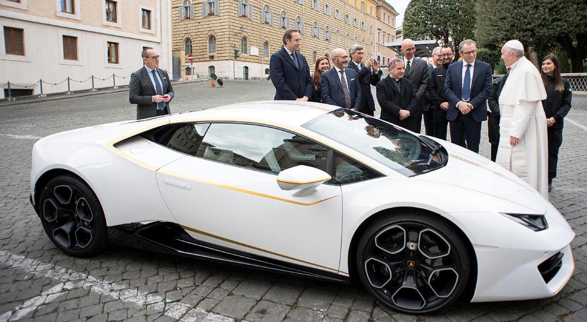 Lamborghini Huracan nowym autem papieża. W Watykanie się nie rozpędzi