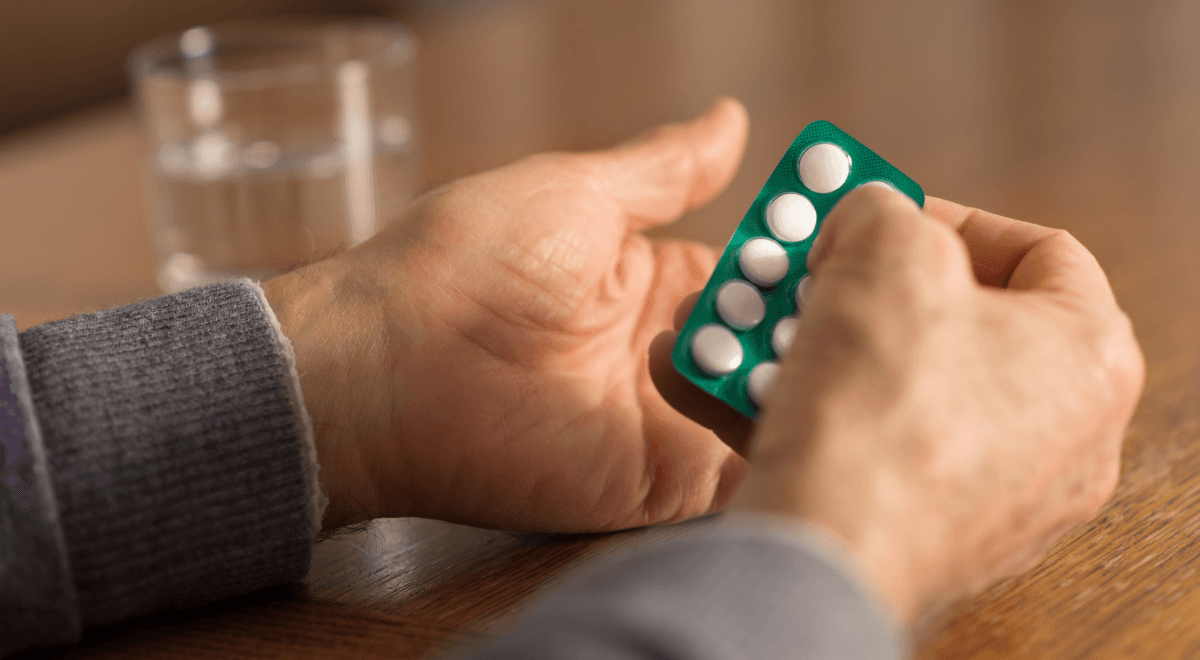Aspiryna może chronić przed ciężkim przebiegiem COVID-19. Nowe wyniki badań