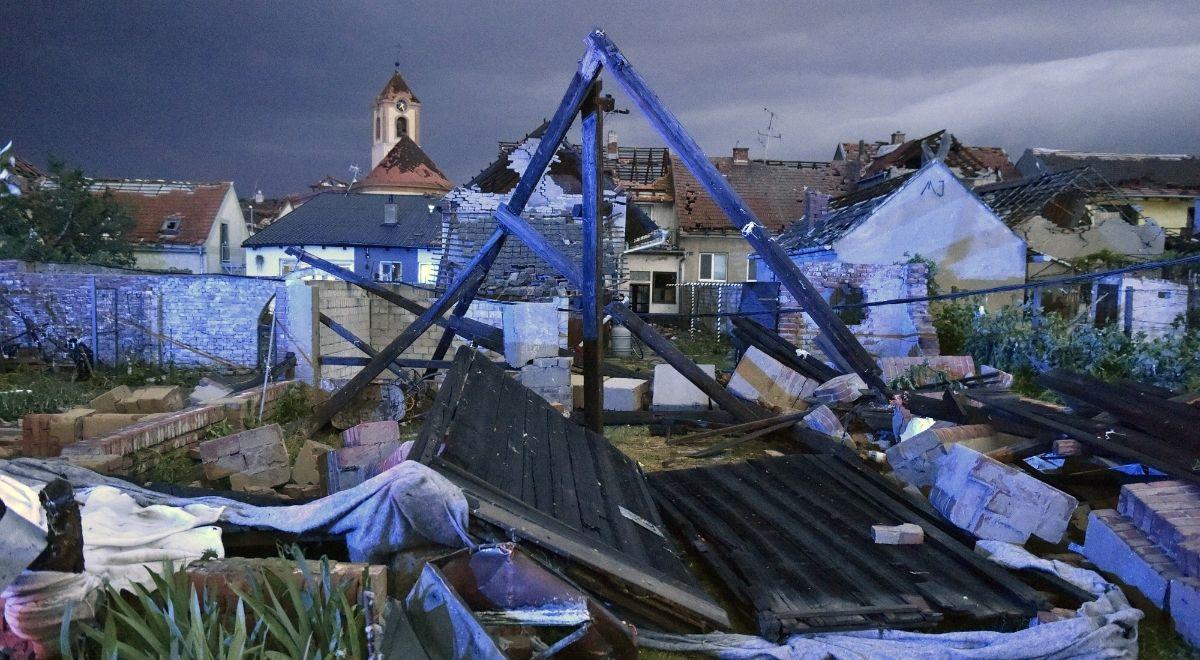 Czechy: potężne tornado uderzyło w południowe Morawy. Są ofiary śmiertelne